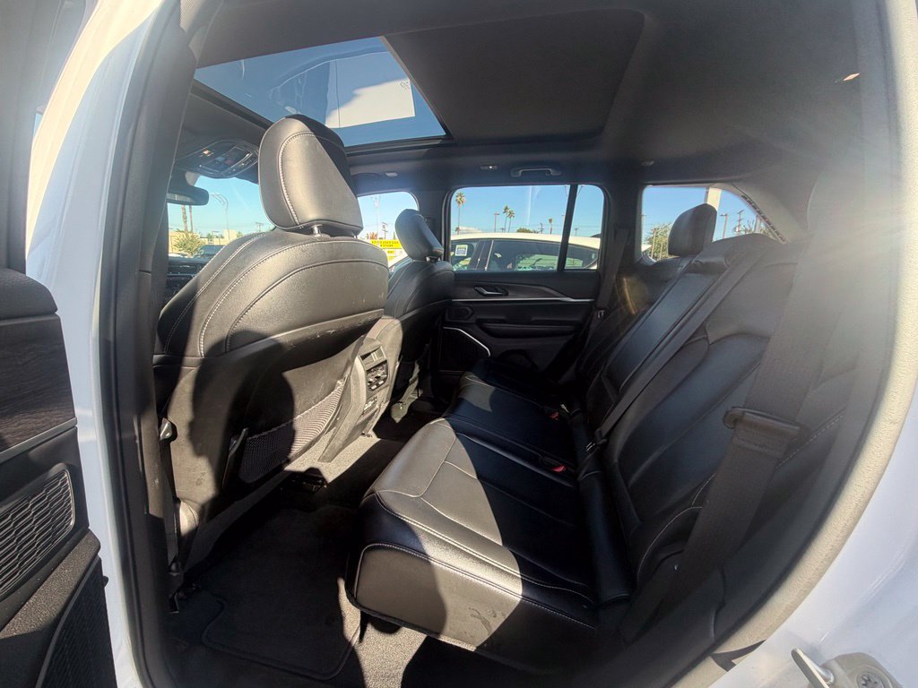 Used 2024 Jeep Grand Cherokee Limited 4xe AWD/4WD image 5