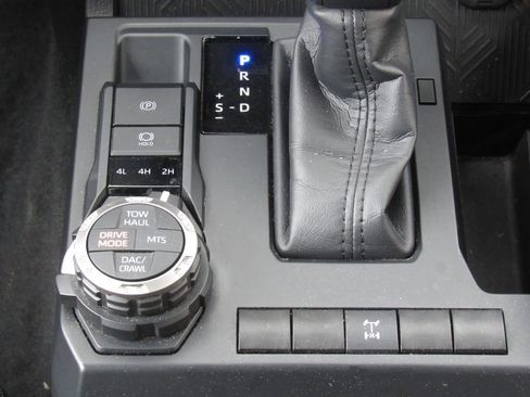 Certified 2024 Toyota Tacoma TRD Off-Road image 30