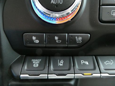 Used 2020 GMC Sierra 3500 Denali w/ Denali Ultimate Package image 32