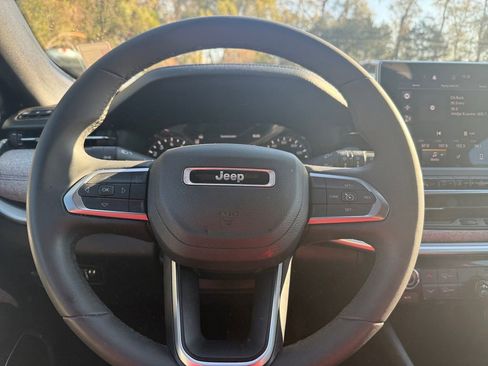 Certified 2024 Jeep Compass Latitude image 21