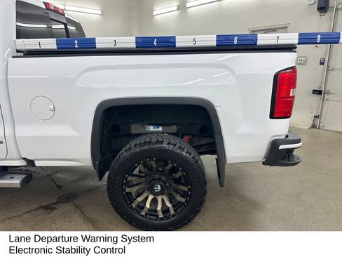 Used 2017 GMC Sierra 2500 Denali w/ Duramax Plus Package AWD/4WD image 18