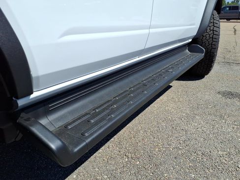New 2026 Ford Bronco Outer Banks w/ Black Appearance Package AWD/4WD image 8