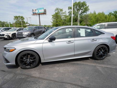 Used 2024 Honda Civic Sport image 3