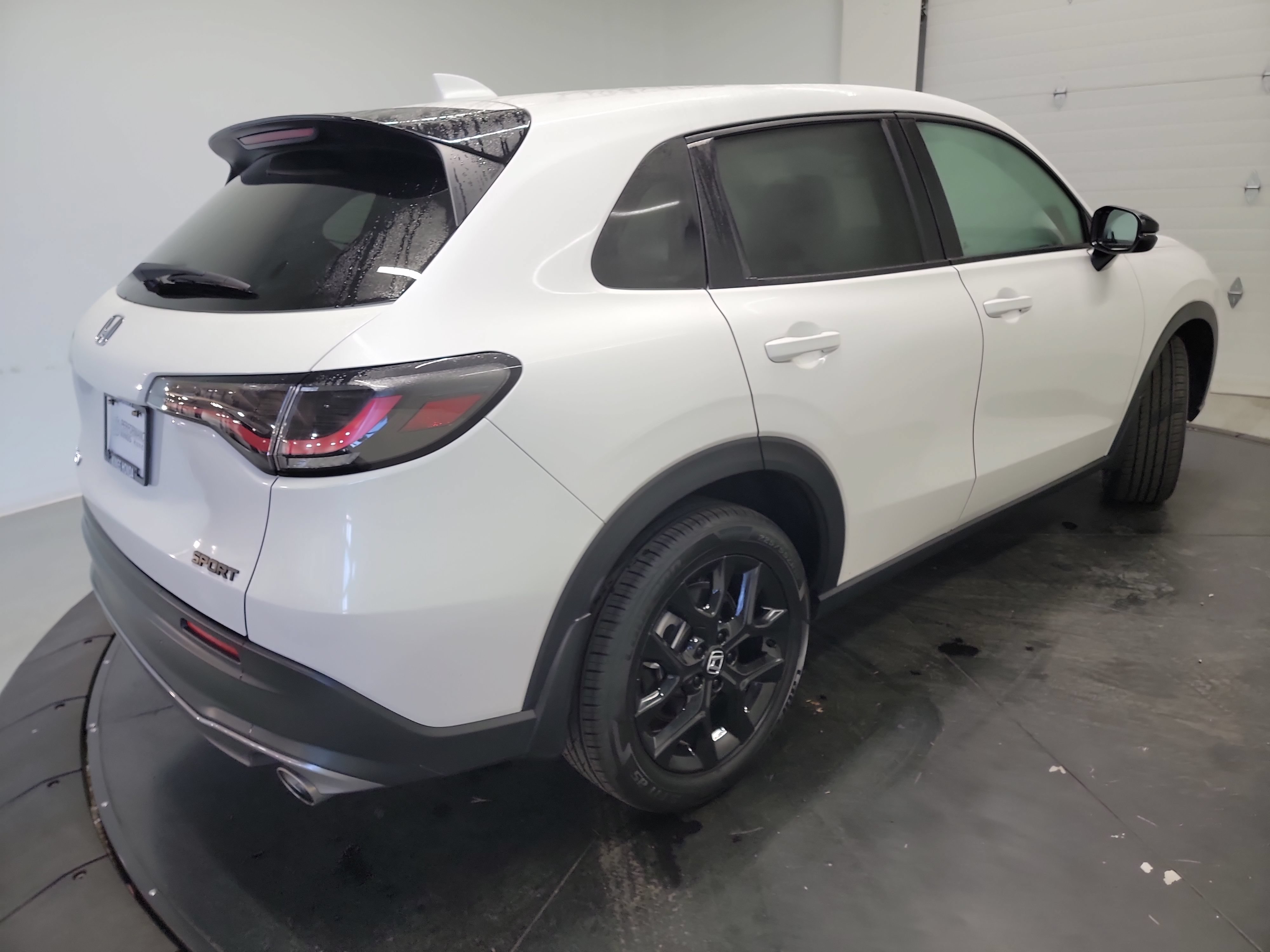 Used 2025 Honda HR-V Sport image 9