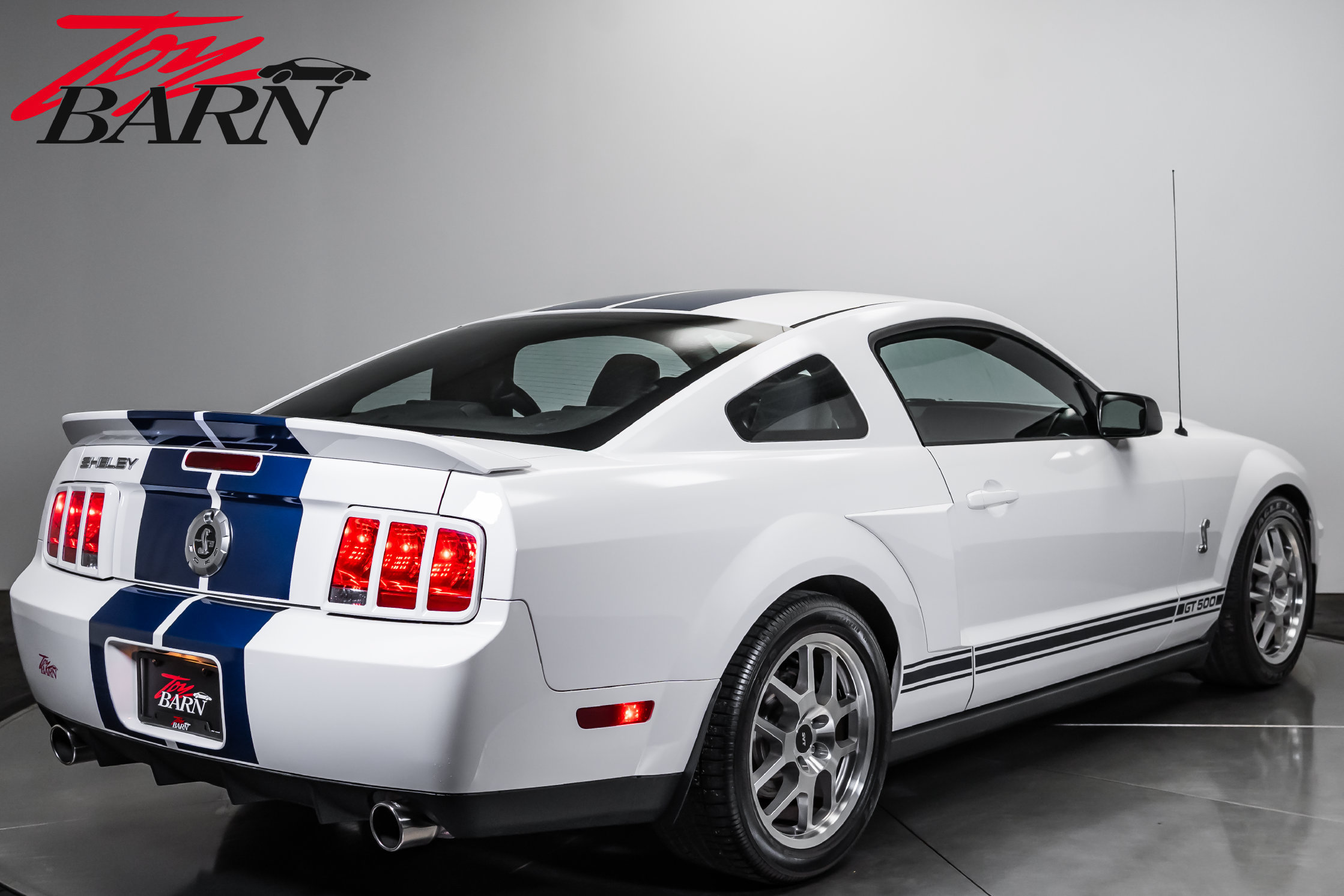 Used 2008 Ford Mustang Shelby GT500 RWD image 5