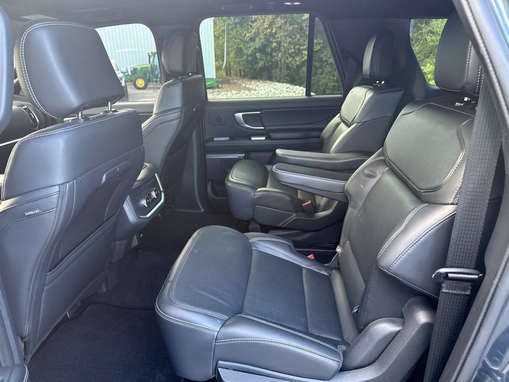 Used 2025 Ford Expedition Max Platinum w/ Stealth Performance Package AWD/4WD image 11