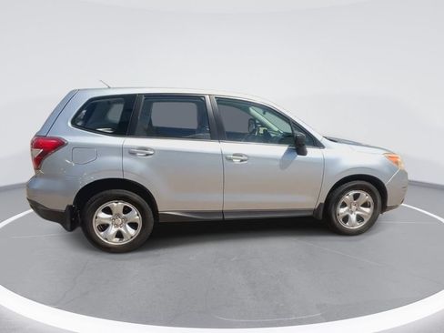 Used 2015 Subaru Forester 2.5i AWD/4WD image 9