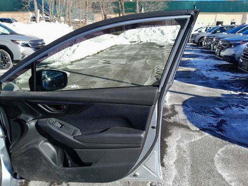 Used 2017 Subaru Impreza 2.0i Premium image 33