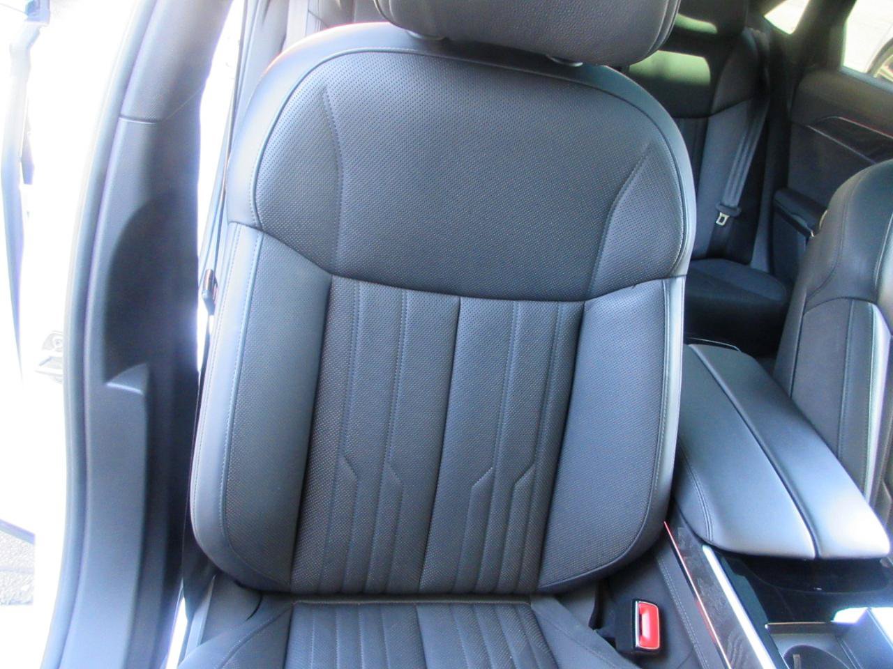 Used 2025 Audi A8 L 3.0T w/ EXECUTIVE PACKAGE w/ Executive Package AWD/4WD image 28