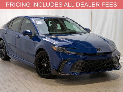 Used 2026 Toyota Camry SE FWD image 1
