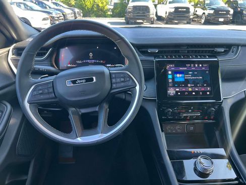 Used 2023 Jeep Grand Cherokee Altitude AWD/4WD image 24
