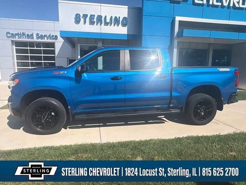 Used 2022 Chevrolet Silverado 1500 LT Trail Boss w/ LT Trail Boss Premium Package AWD/4WD image 2