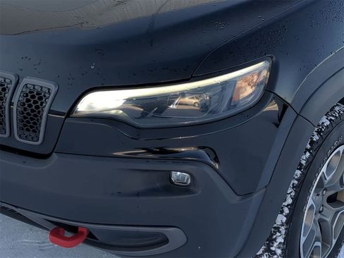 Used 2020 Jeep Cherokee Trailhawk w/ Comfort/Convenience Group image 18