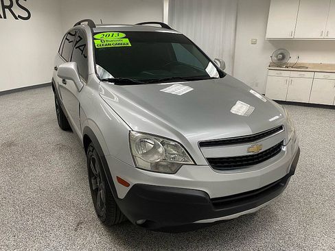 Used 2013 Chevrolet Captiva Sport LS image 3