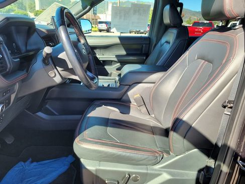 Used 2022 Ford Expedition Limited RWD image 15