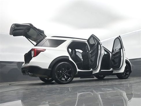 Used 2023 Ford Explorer ST-Line w/ Class IV Trailer Tow Package image 78