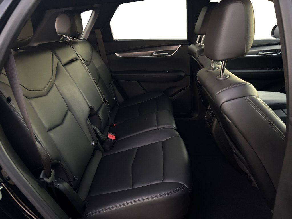 Certified 2024 Cadillac XT5 Luxury FWD image 18