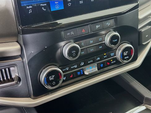 Used 2024 Ford Expedition Max XLT image 24