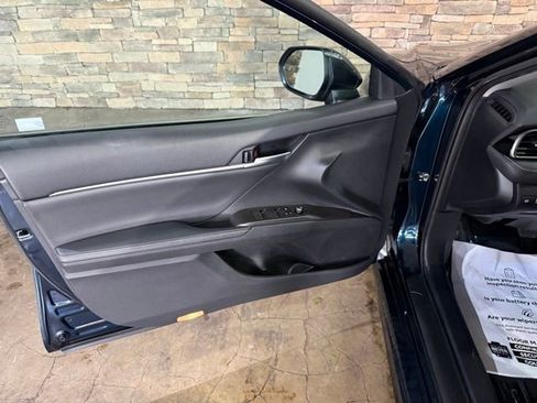 Used 2021 Toyota Camry XSE image 10