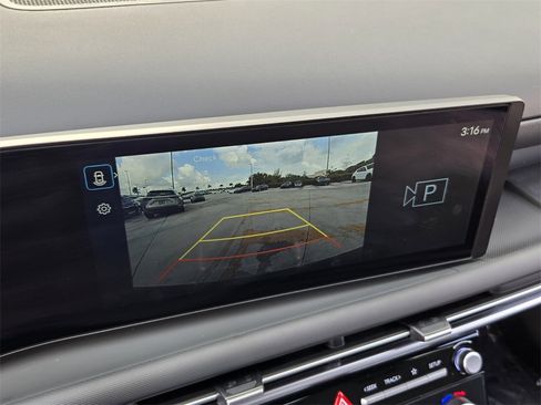 Used 2025 Hyundai Santa Cruz SEL image 22