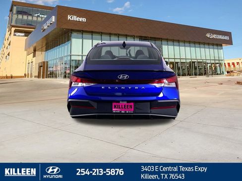 Used 2025 Hyundai Elantra Sport image 8