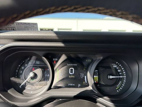 Used 2024 Jeep Wrangler Unlimited w/ Convenience Group AWD/4WD image 23