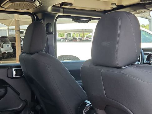 Used 2022 Jeep Gladiator Sport AWD/4WD image 17