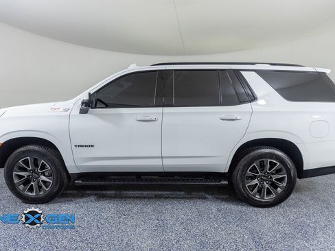 Used 2022 Chevrolet Tahoe Z71 w/ Luxury Package AWD/4WD image 4