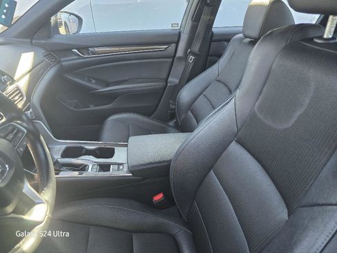 Used 2020 Honda Accord Sport image 4