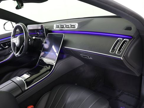 Used 2022 Mercedes-Benz S 500 4MATIC w/ AMG Line Package image 33