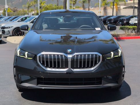 New 2027 BMW 530i RWD image 3