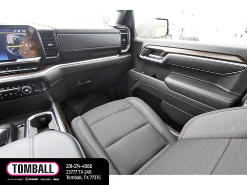 Used 2025 Chevrolet Silverado 1500 LT w/ LPO, Dark Essentials Package RWD image 11