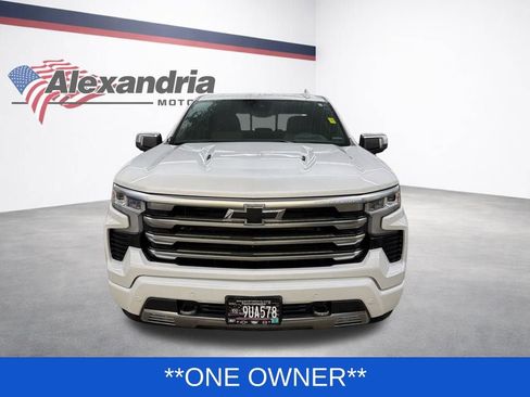 Used 2023 Chevrolet Silverado 1500 High Country w/ High Country Premium Package AWD/4WD image 2