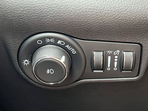 Used 2023 Jeep Compass Limited AWD/4WD image 15