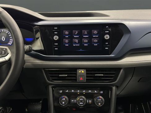 Used 2024 Volkswagen Taos SE AWD/4WD image 12