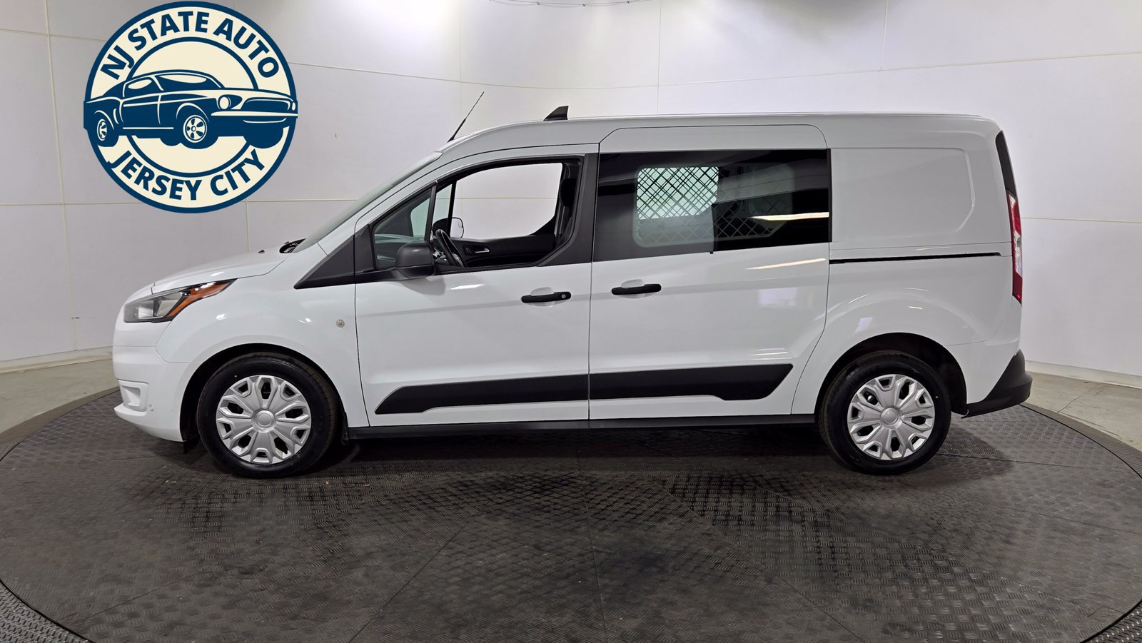 Used 2023 Ford Transit Connect XLT FWD image 4