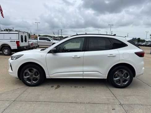 Used 2023 Ford Escape ST-Line w/ Tech Pack #1 AWD/4WD image 2