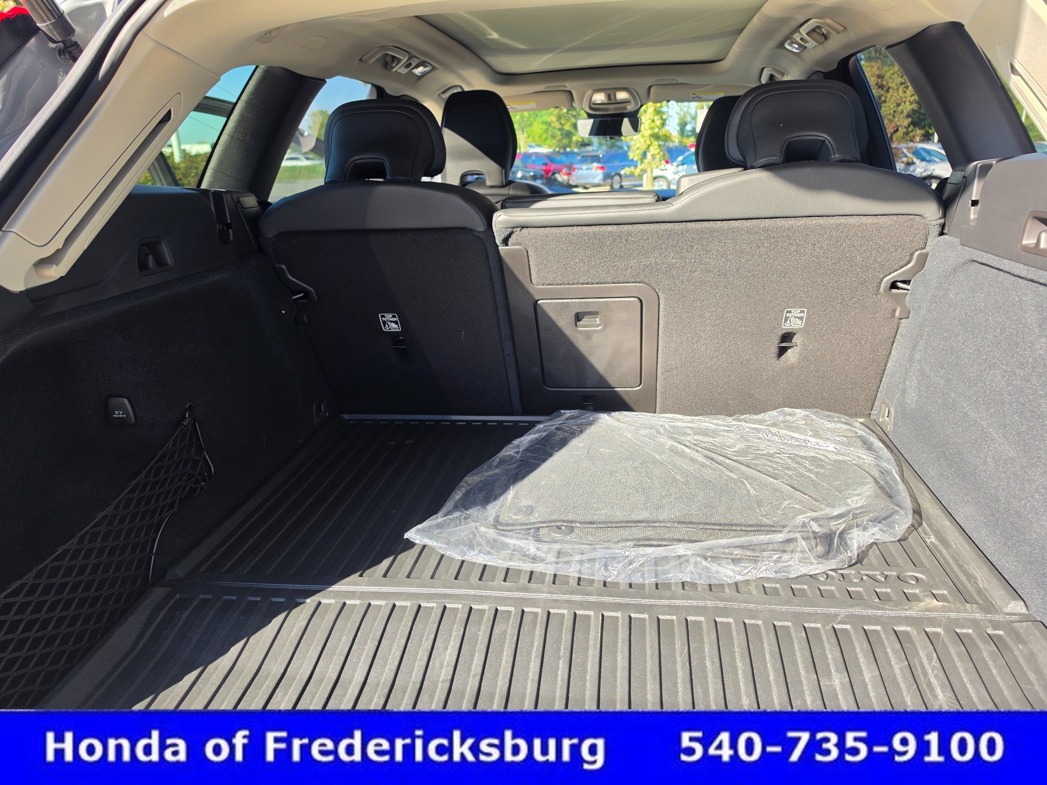 Used 2025 Volvo XC60 T8 Plus w/ Protection Package Premier AWD/4WD image 33