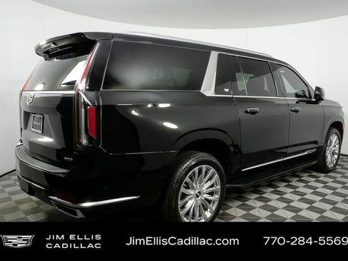 Used 2024 Cadillac Escalade ESV Premium Luxury image 31