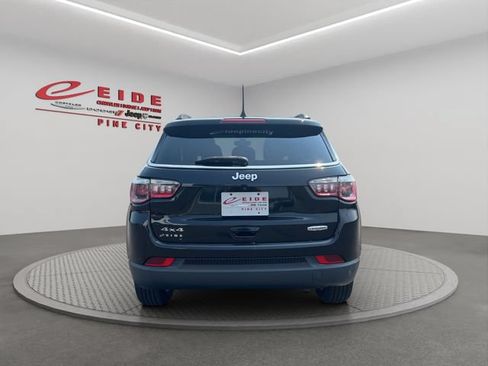 Used 2018 Jeep Compass Latitude w/ Popular Equipment Group AWD/4WD image 9