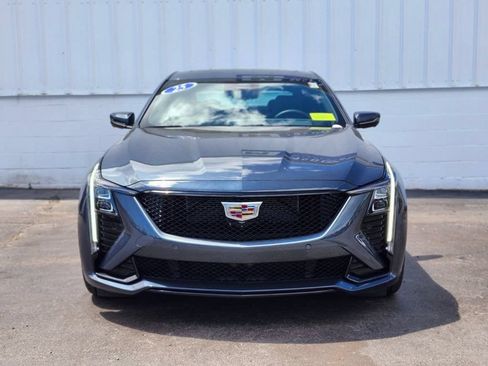 Used 2025 Cadillac CT5 V w/ Technology Package RWD image 8