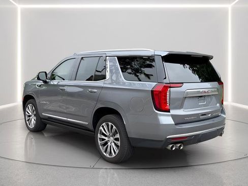 Used 2021 GMC Yukon Denali w/ Denali Premium Package AWD/4WD image 3