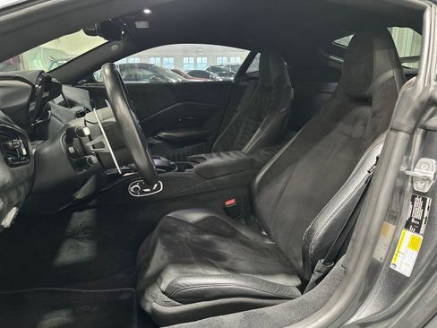Used 2019 Aston Martin V8 Vantage Coupe RWD image 32