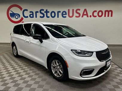 Used 2024 Chrysler Pacifica Touring-L