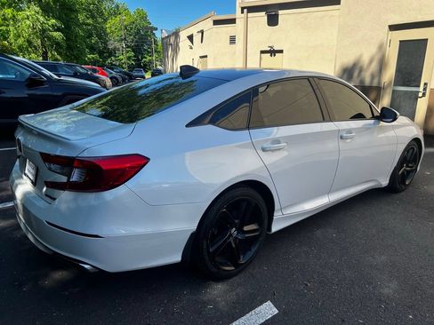 Used 2018 Honda Accord Sport image 5
