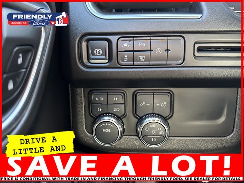 Used 2024 GMC Yukon SLT w/ SLT Premium Package image 26