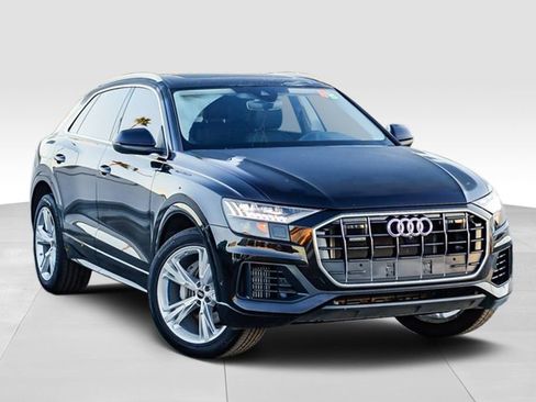Used 2023 Audi Q8 Premium w/ Convenience Package image 2