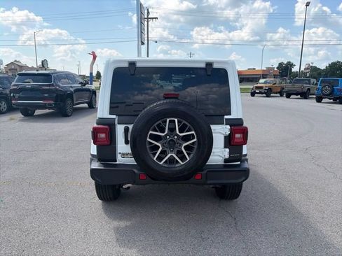Used 2026 Jeep Wrangler Unlimited Sahara AWD/4WD image 5
