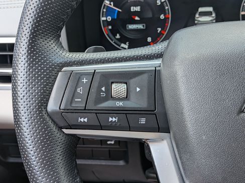Used 2023 Mitsubishi Outlander SEL FWD image 23