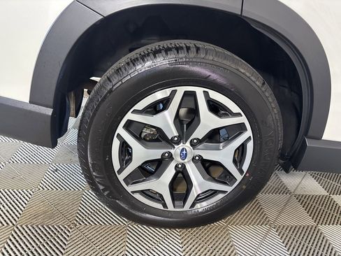 Used 2024 Subaru Forester Premium AWD/4WD image 32